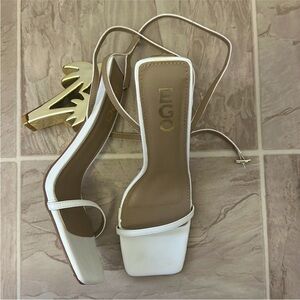 $15 Closet CLEARANCE Palm Heel Tie-Up Heels